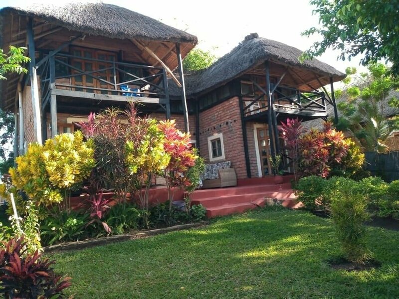 Гостиница Impeccable 3-bed Cottage in Cape Maclear