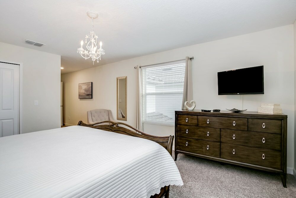 Фото 5 Bed 4 Ba Villa with Game Room, Pool & SPA