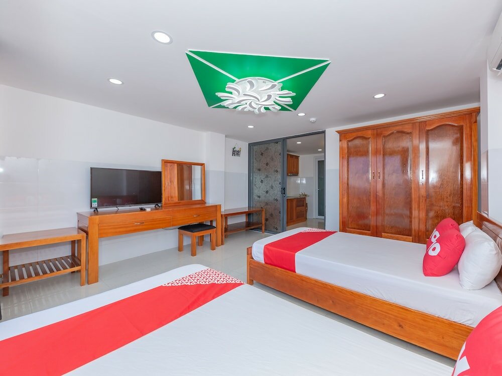 Фото Oyo 1028 Flower House Apartment