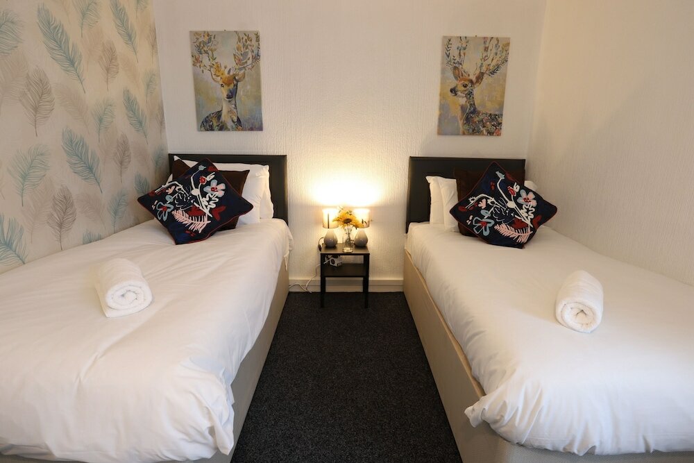 Фото B'ham Nec Hs2