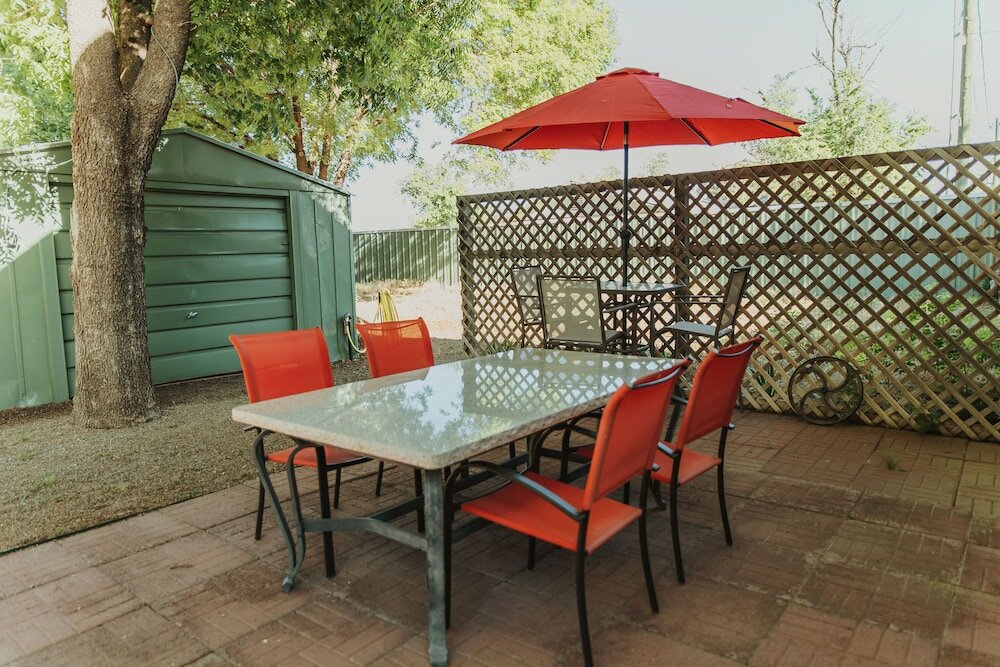 Фото Alpine Bed and Breakfast