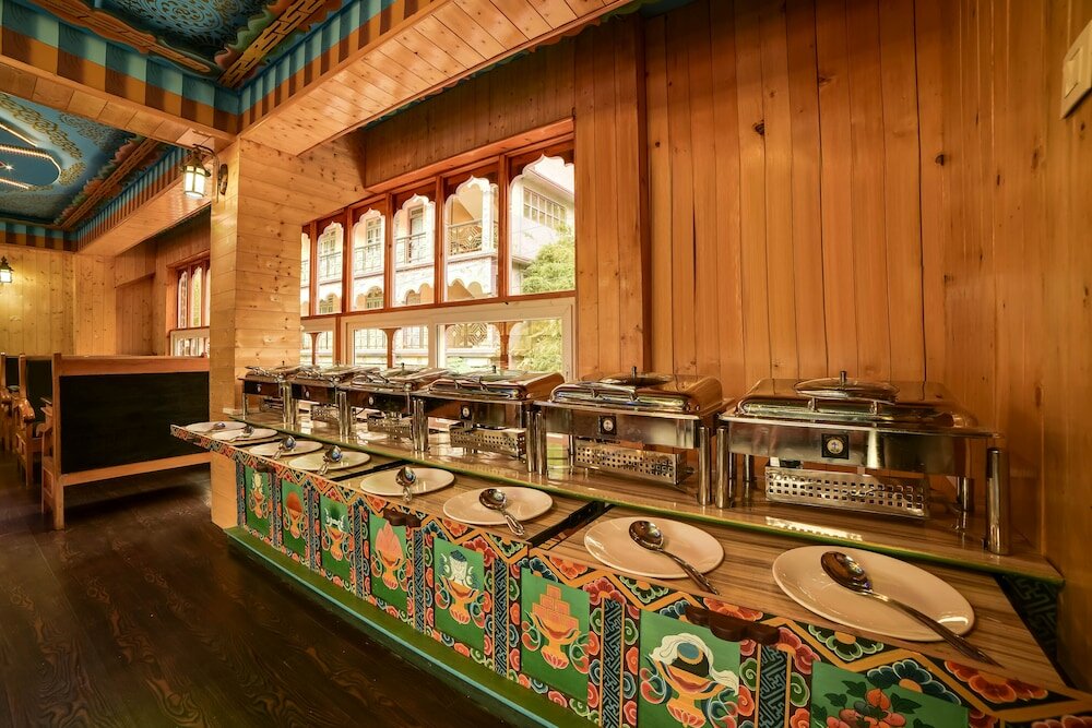 Фото Summit Panghen Metok Hotel