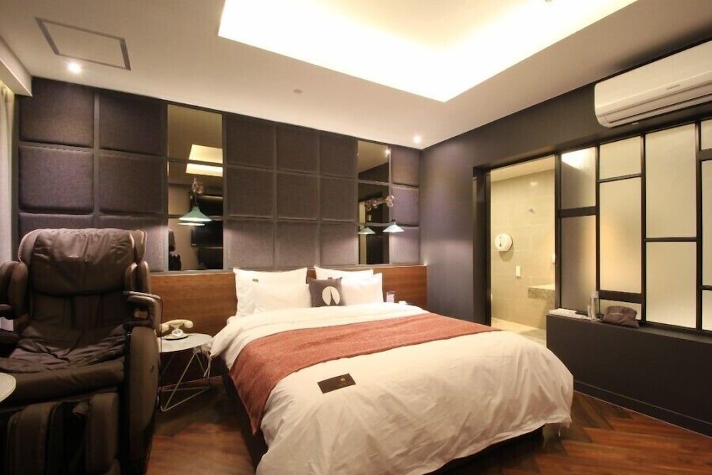 Фото Hotel Frenchcode