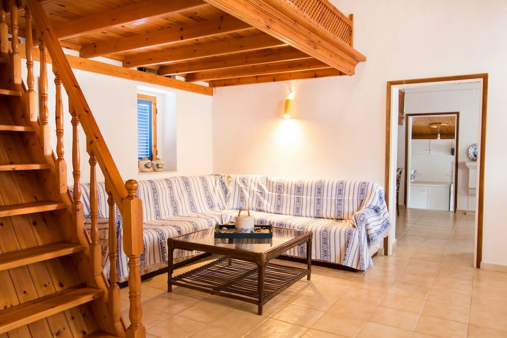 Фото Damatria Family Cottage