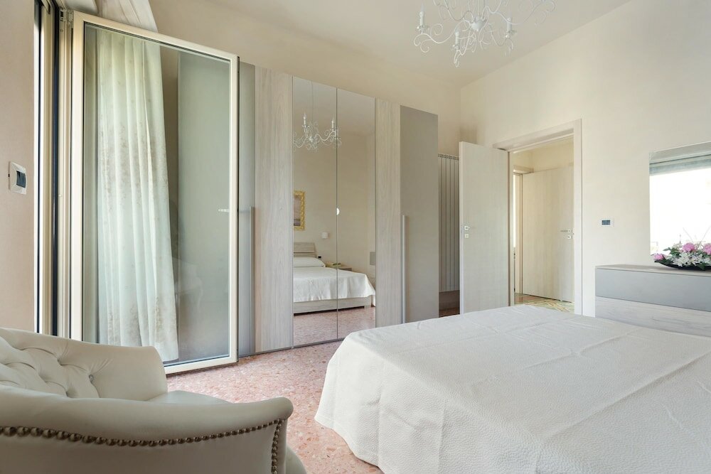 Фото San Pancrazio Suite Apartments