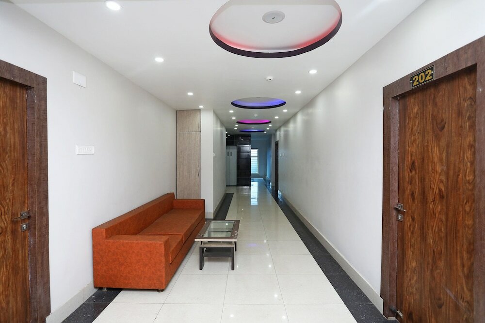 Фото Oyo 25006 Hotel tr Palace