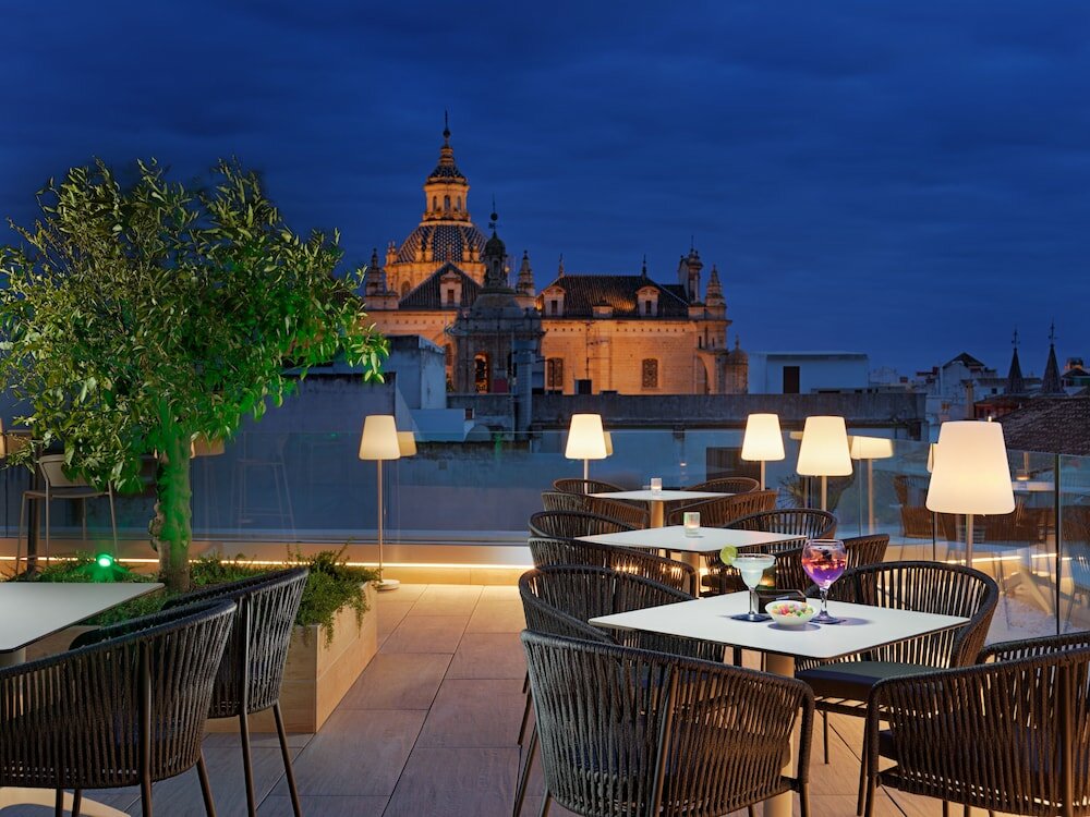 Фото H10 Casa de la Plata