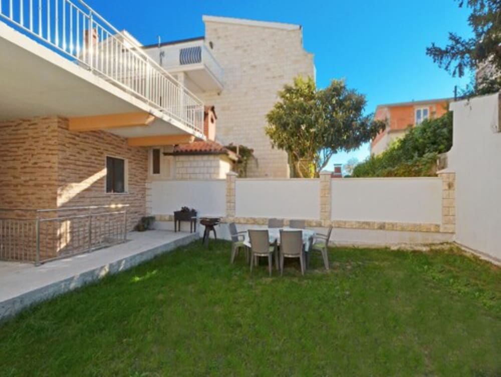 Фото Lobster Apartments