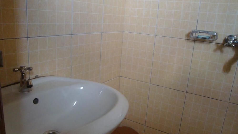 Фото Eastern Route Hotel Kireka