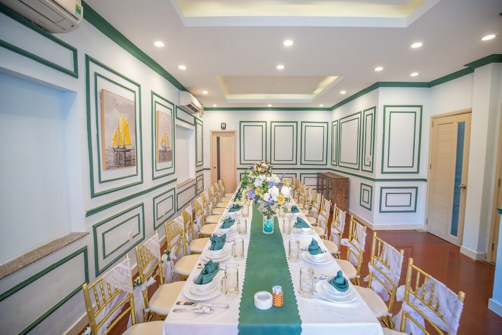 Фото Happy Forest Hotel