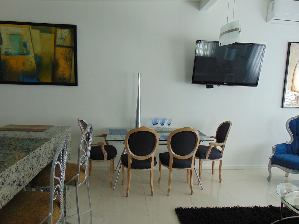 Фото Modern Townhome Prime Location