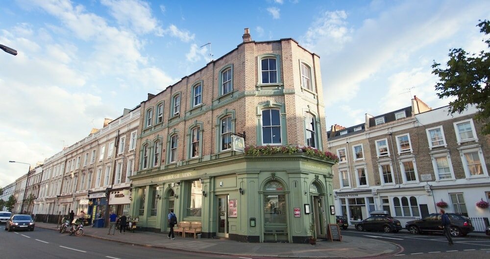 Фото Chelsea Italian Design Home with Terrace