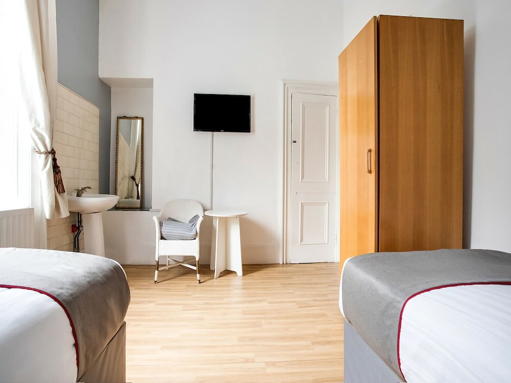 Фото Clifton Mount Hotel