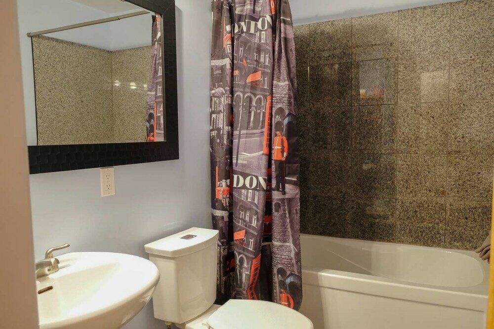 Фото Beautiful Log Chalet Near Fernie, Bc