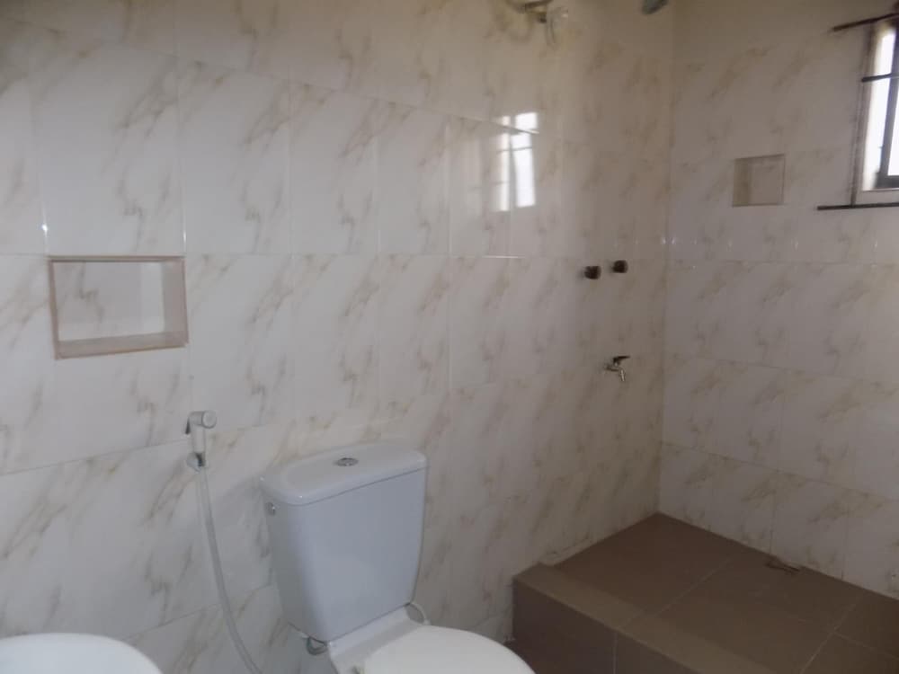 Фото Posh Apartments Bussiness Hotel