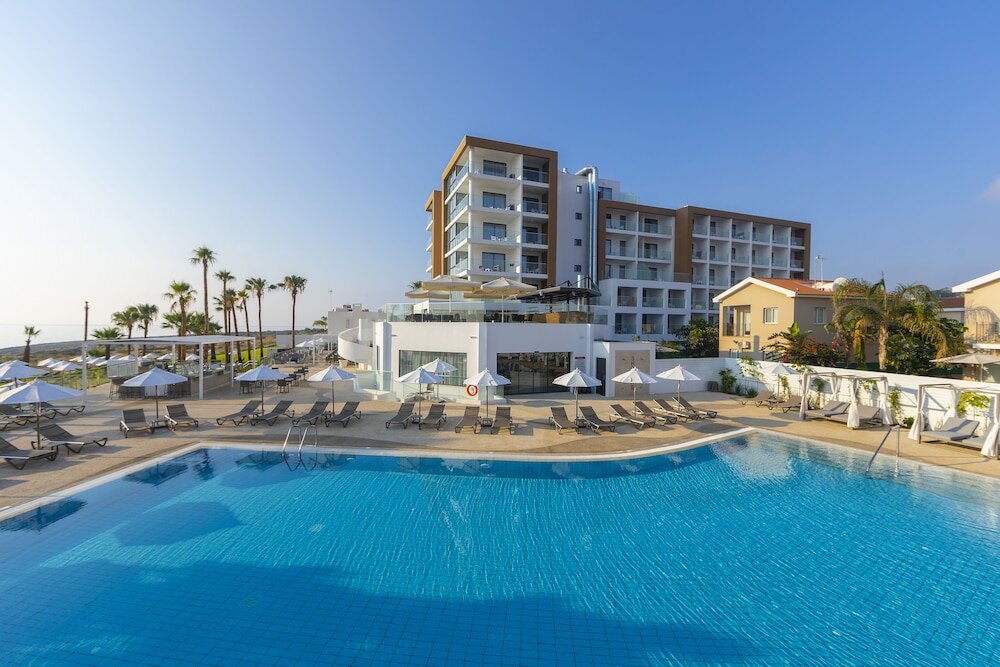 Фото Leonardo Crystal CoveHotel & Spa by the Sea