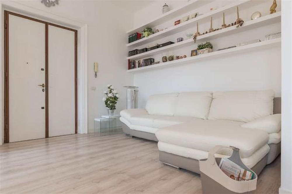 Фото San Pietro Roomy Flat