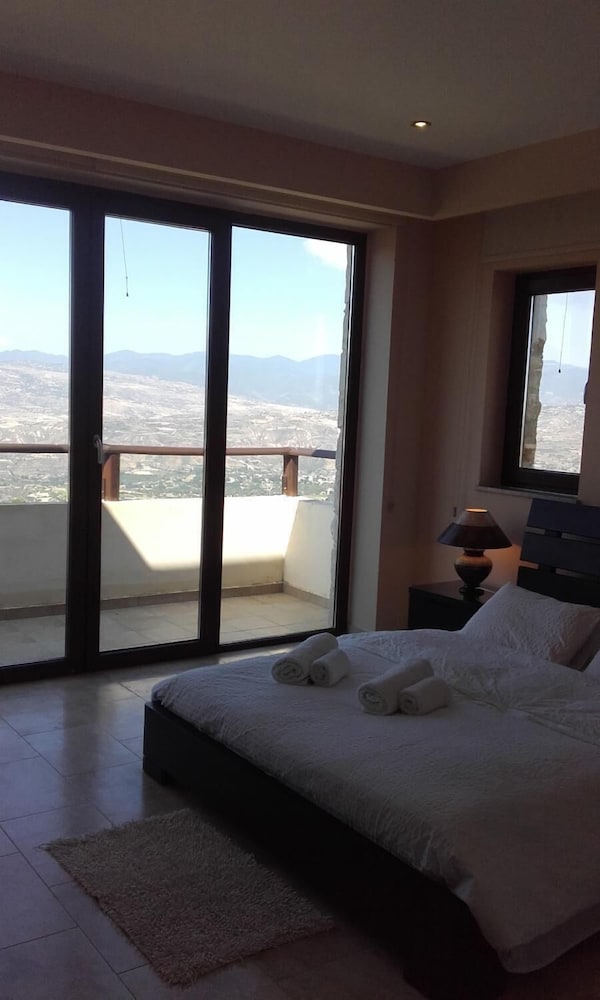 Фото Starlit Villa