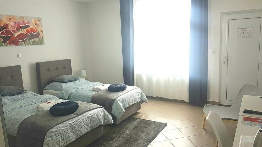 Фото Marko Airport Rooms