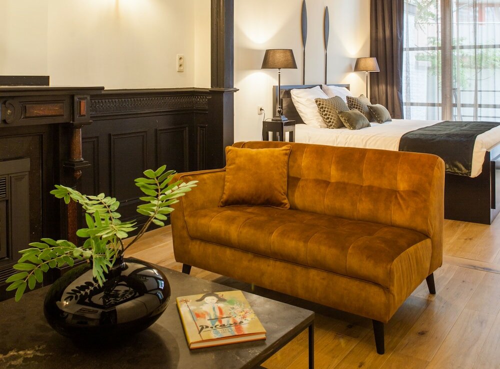 Фото B in Antwerp