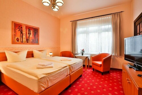 Гостиница Hotel & Pension Villa Camenz в Гюстрове