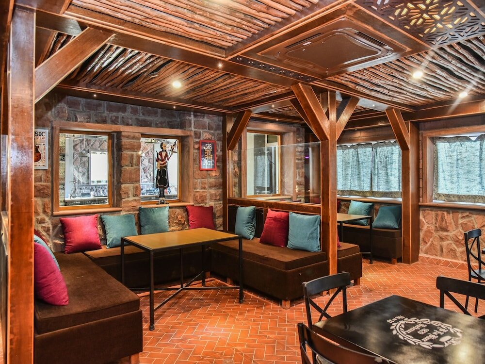 Фото Capital O 35409 Hotel Megh Niwas