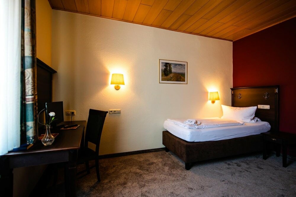 Фото Hotel Fränkischer Hof