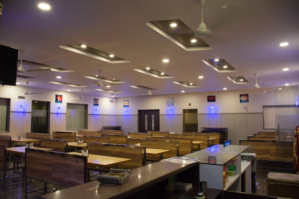 Фото Hotel Caravan