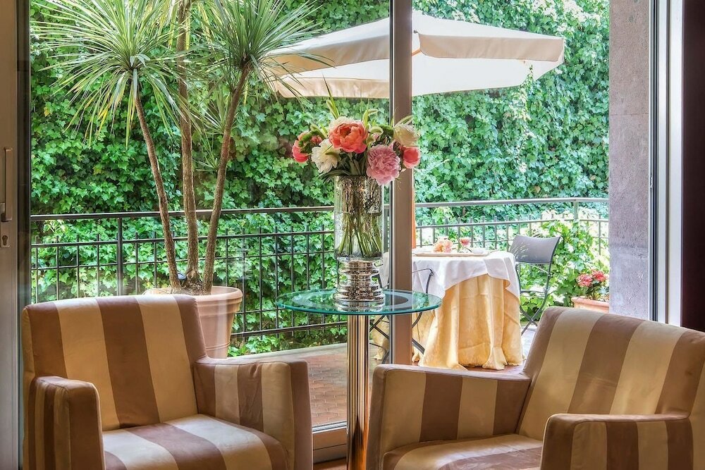 Фото Mini Palace Hotel