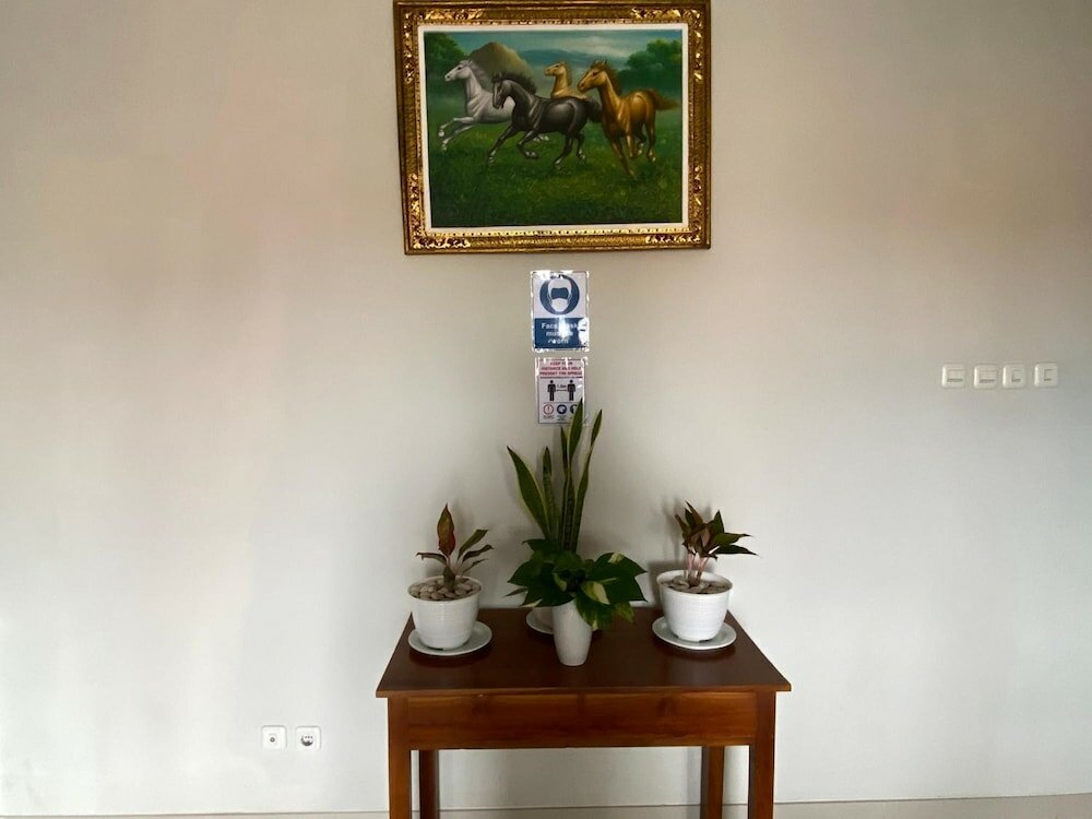 Фото Suwardika Homestay and Dormitory - Hostel