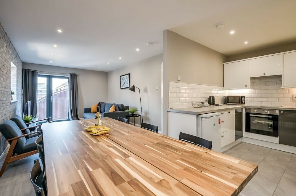 Фото Travelodge Belfast Central