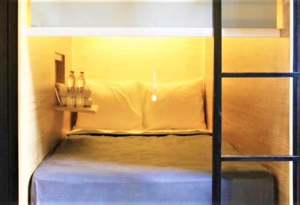 Фото Capsleep Cihampelas