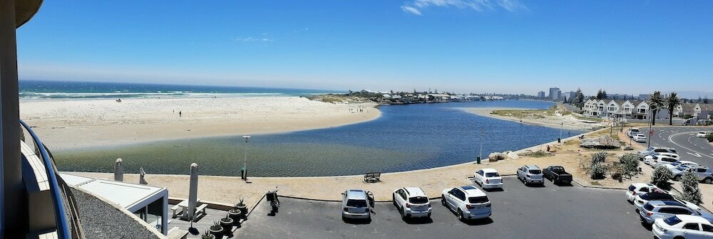 Short-term housing rental Lagoon Beach 237a by Ctha, Capetown, photo