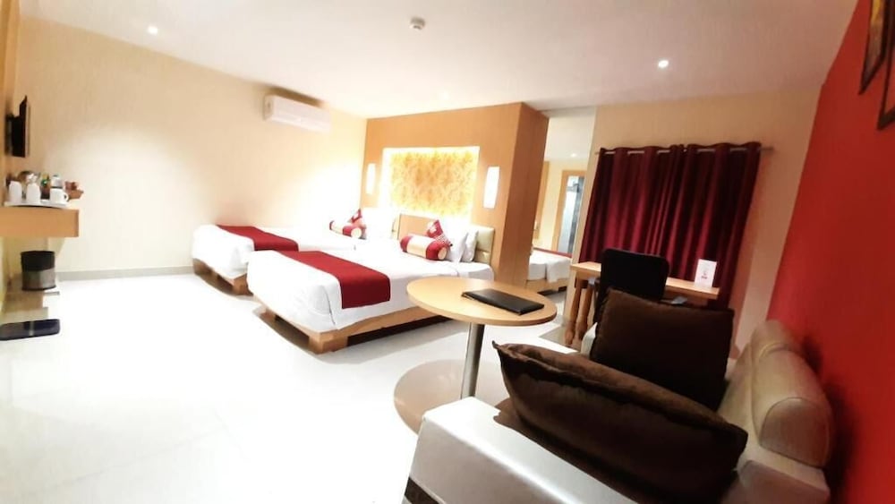 Фото The Red Velvet Hotel