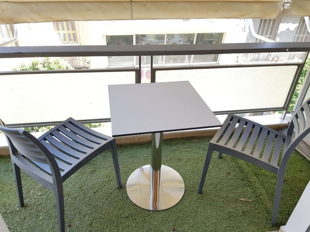 Фото Stylish Urban Apartment