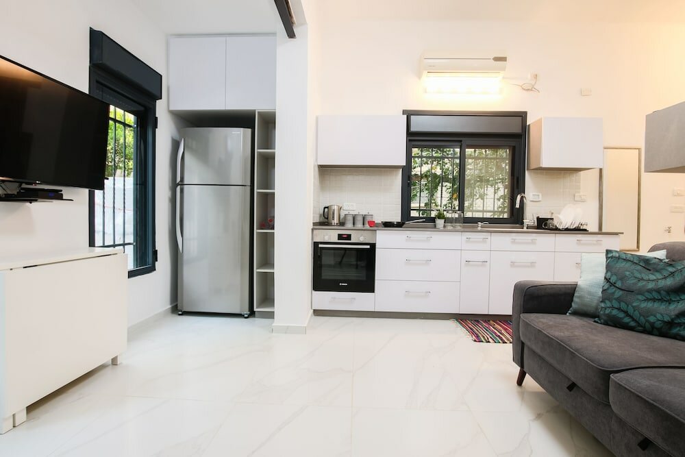 Фото Апартаменты 1 Br with Patio in City Center by FeelHome