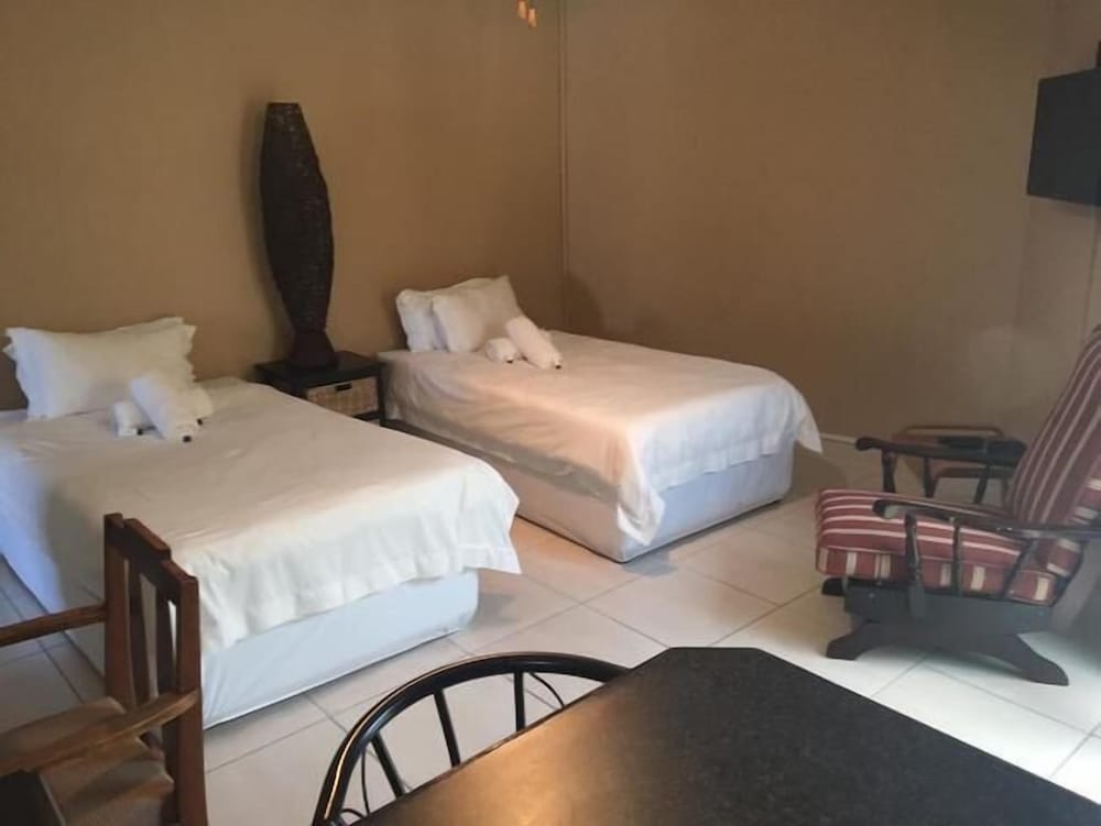 Фото Meransha Self Catering Cc