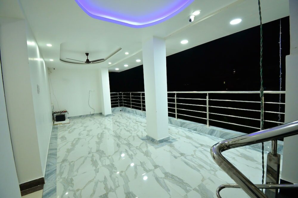 Фото Hotel Coral Inn