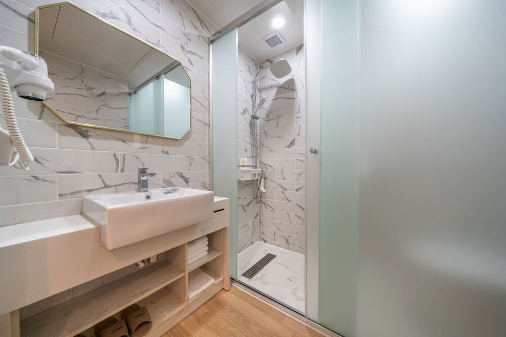 Фото Aroomi Hotel