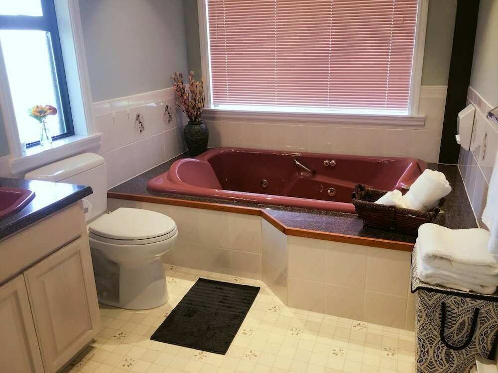 Фото A - Large Coastal Retreat