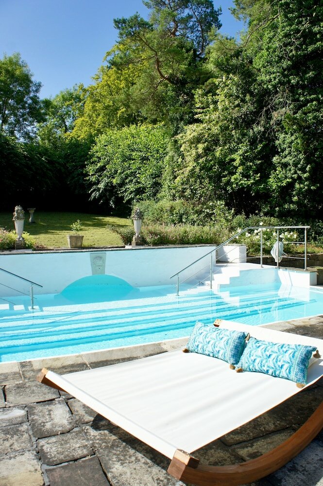 Фото Burleigh Court