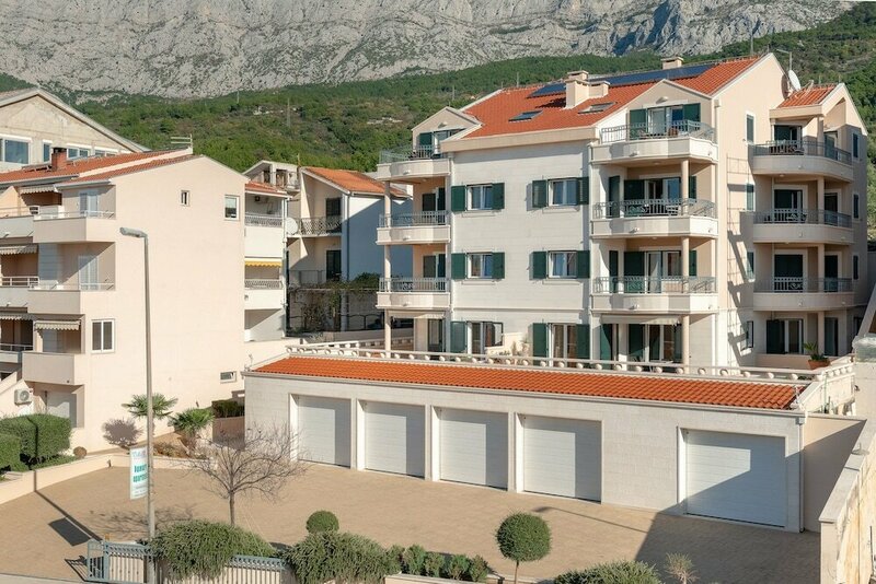 Гостиница Villa Tucepi Apartments