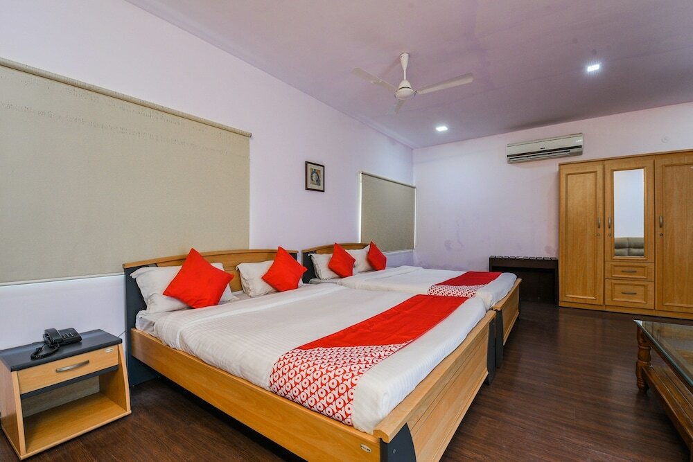 Фото Oyo 16633 Green City Club House