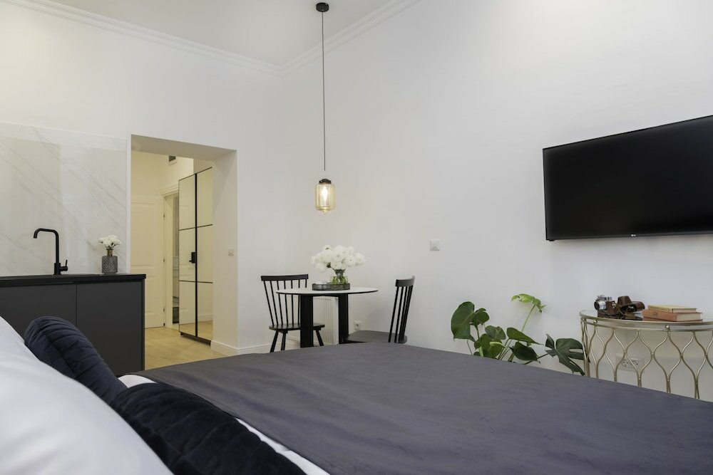 Фото Pierrot & Pierrette Apartments