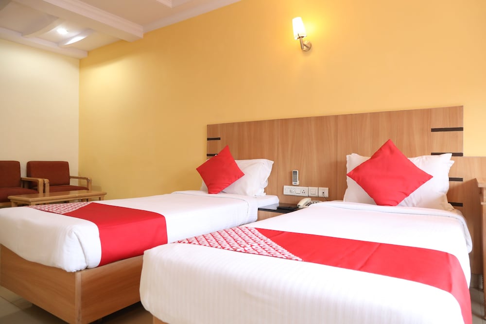 Фото Oyo 16260 Hotel Sunny International