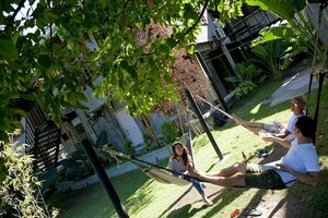 Гостиница The Flying Fish Hostel