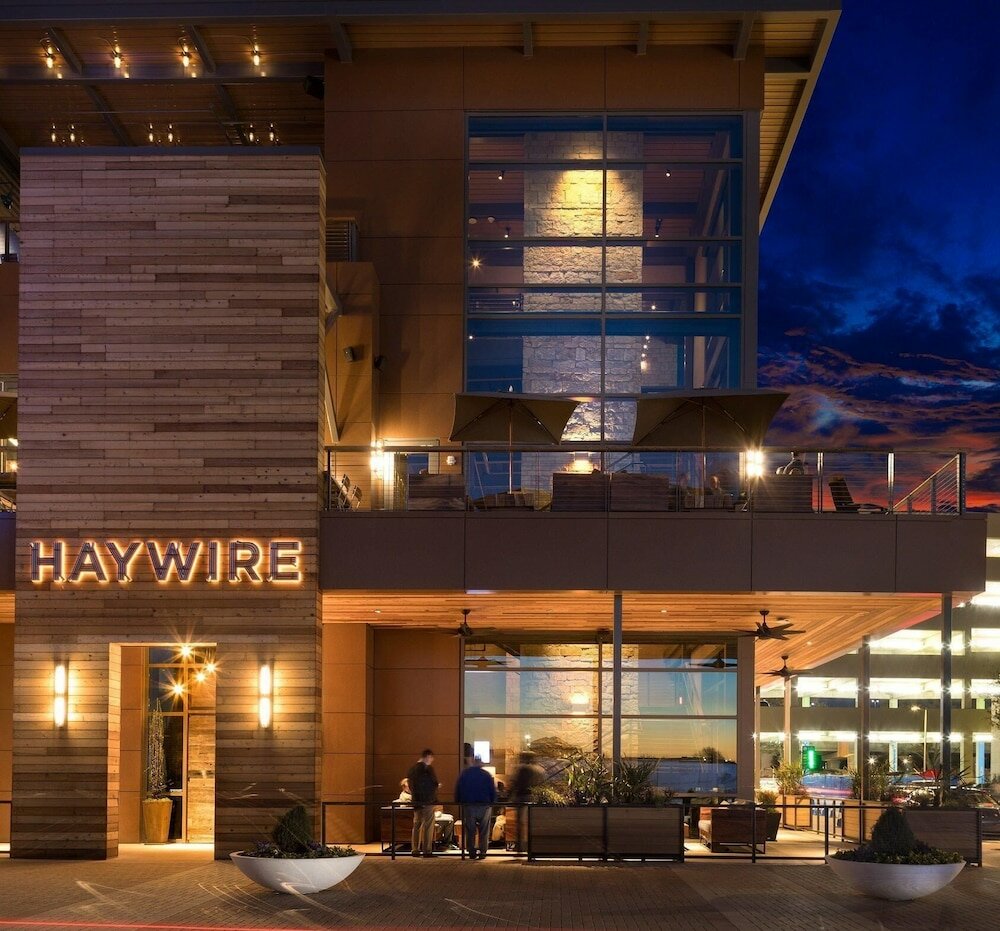 Фото Urbanlights at Legacy West