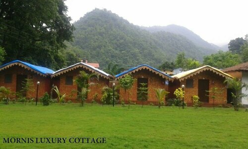 Mornis Camp and Resort