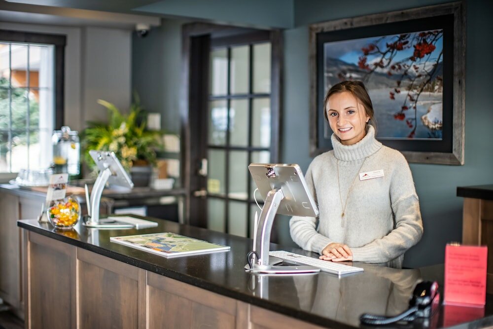 Фото Swiss Chalet Motel