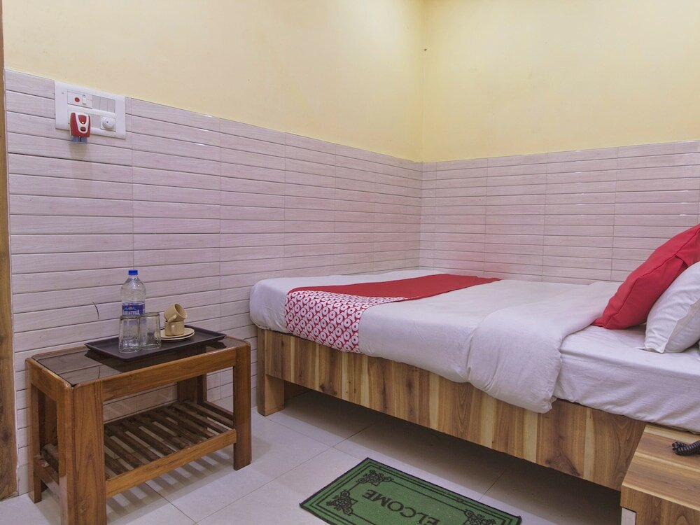 Фото Oyo 16792 Bidhan Plaza